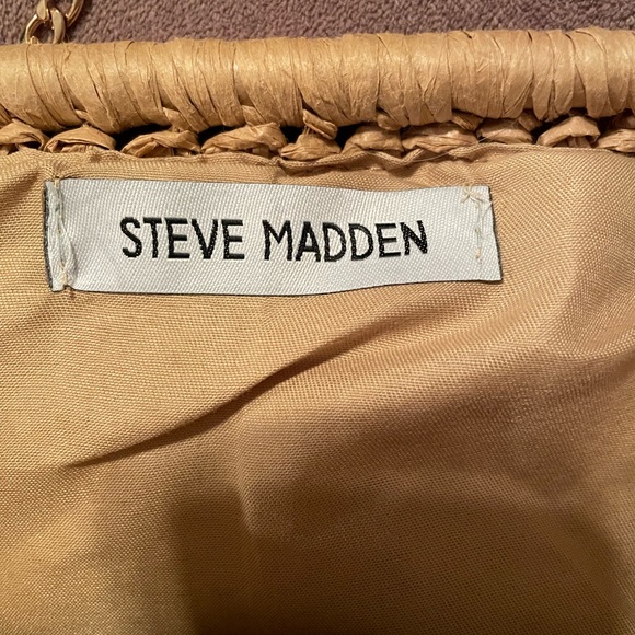Steve Madden Woven Tan Bag with Gold Chain
NWOT - Picture 7 of 16